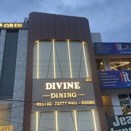 Divine Hotel Karnāl Exterior photo