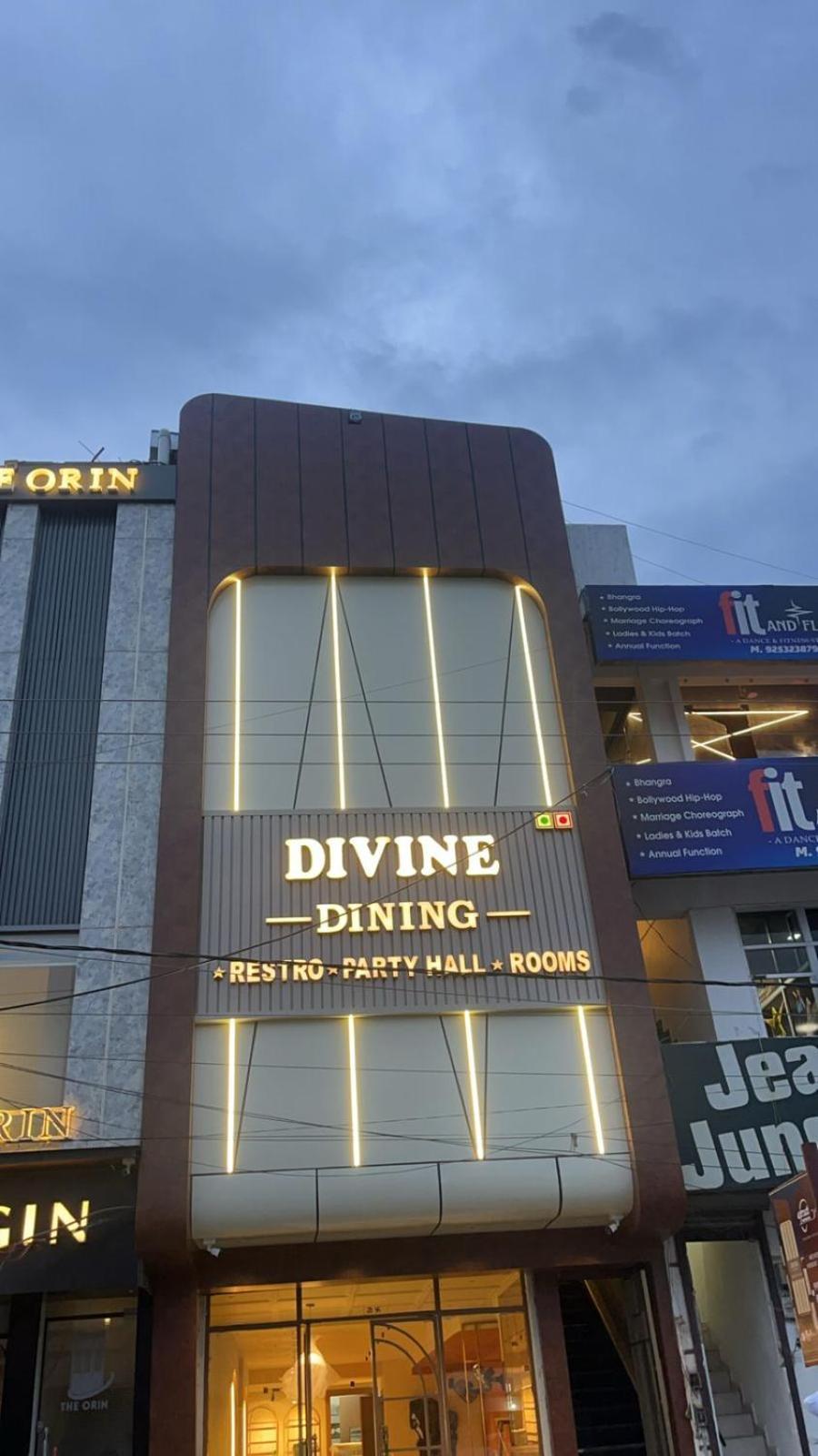 Divine Hotel Karnāl Exterior photo